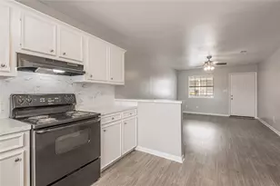 600 Palm St, Huntsville, TX 77340 - Photo 9