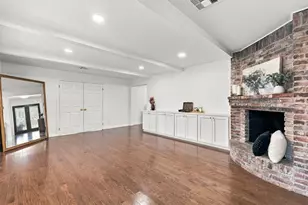 1326 Saxony Ln, Houston, TX 77058 - Photo 9