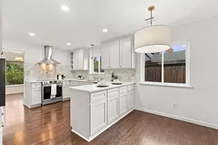 1326 Saxony Ln, Houston, TX 77058 - Photo 11
