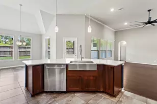4214 Evergreen Dr, Friendswood, TX 77546 - Photo 11