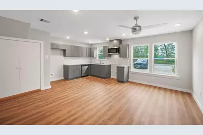 8120 Laura Koppe Rd #B, Houston, TX 77028 - Photo 5