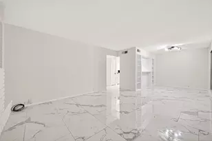 2201 Fountain View Dr, Houston, TX 77057 - Photo 9
