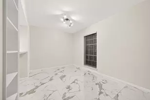 2201 Fountain View Dr, Houston, TX 77057 - Photo 15