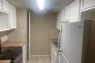 9546 Windswept Ln, Houston, TX 77063 - Photo 11