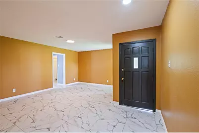 2402 21st Avenue N, Texas City, TX 77590 - Photo 5