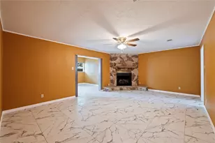 2402 21st Ave N, Texas City, TX 77590 - Photo 11