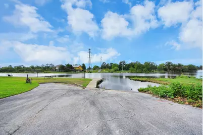 2117 Casa Rio Circle, Dickinson, TX 77539 - Photo 15