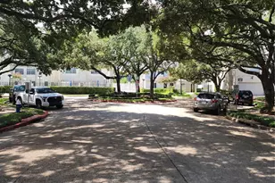 7399 Regency Square Ct, Houston, TX 77036 - Photo 27