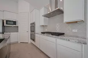 2702 Ballast Grn Dr, Texas City, TX 77568 - Photo 11