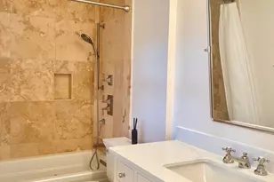 7611 Fairdale Ln, Houston, TX 77063 - Photo 11