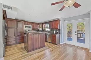 114 24th St, Dickinson, TX 77539 - Photo 11