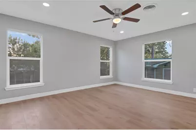 1930 Avenue P, Huntsville, TX 77340 - Photo 13