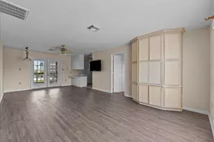984 Bonita St, Bayou Vista, TX 77563 - Photo 17