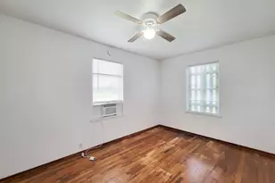 409 N Parrish St, Angleton, TX 77515 - Photo 15