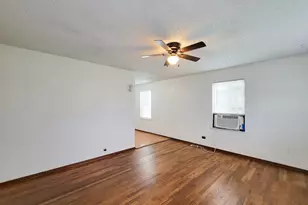 409 N Parrish St, Angleton, TX 77515 - Photo 7