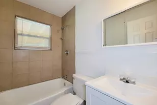 409 N Parrish St, Angleton, TX 77515 - Photo 21