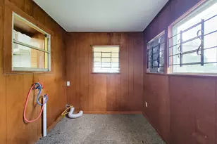 409 N Parrish St, Angleton, TX 77515 - Photo 13
