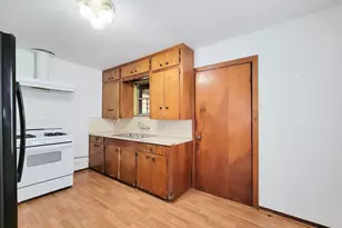 409 N Parrish St, Angleton, TX 77515 - Photo 11