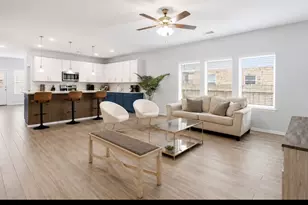 8002 Brooks Crossing Dr, Baytown, TX 77521 - Photo 5