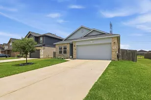 8002 Brooks Crossing Dr, Baytown, TX 77521 - Photo 3