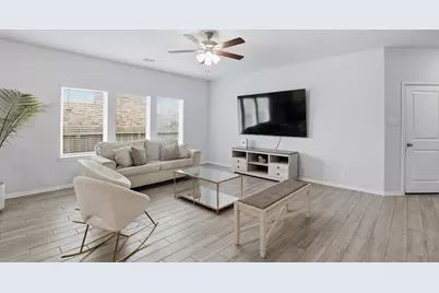 8002 Brooks Crossing Drive, Baytown, TX 77521 - Photo 7