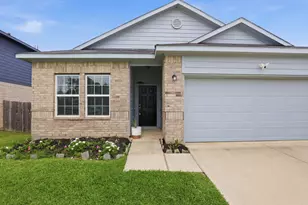 8002 Brooks Crossing Dr, Baytown, TX 77521 - Photo 5