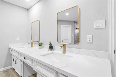 5718 Green Springs Drive, Houston, TX 77066 - Photo 33