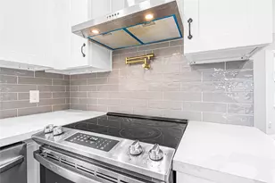 5718 Green Springs Dr, Houston, TX 77066 - Photo 15