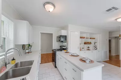 309 E Kay Street, Dayton, TX 77535 - Photo 9