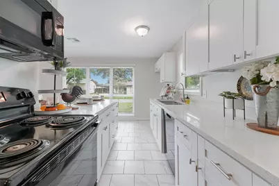 309 E Kay Street, Dayton, TX 77535 - Photo 11