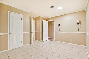 807 Temple Dr, Hitchcock, TX 77563 - Photo 9