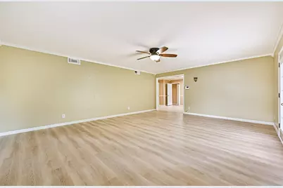 807 Temple Drive, Hitchcock, TX 77563 - Photo 7