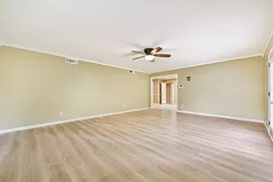 807 Temple Dr, Hitchcock, TX 77563 - Photo 7