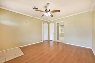 807 Temple Dr, Hitchcock, TX 77563 - Photo 5