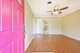 807 Temple Dr, Hitchcock, TX 77563 - Photo 3