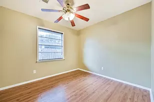 807 Temple Dr, Hitchcock, TX 77563 - Photo 17