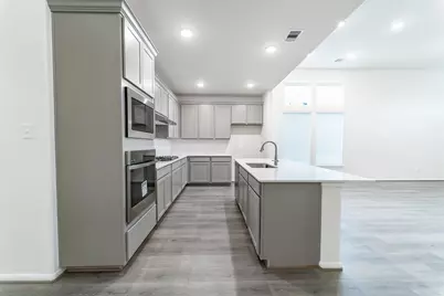 1923 Parks Edge Lane, Angleton, TX 77515 - Photo 5