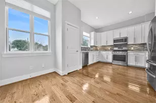626 E 28th St, Houston, TX 77008 - Photo 11