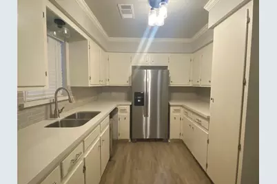 102 Mulberry Street, Lake Jackson, TX 77566 - Photo 3