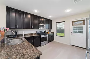 6803 Cortenridge Ln, Houston, TX 77048 - Photo 9