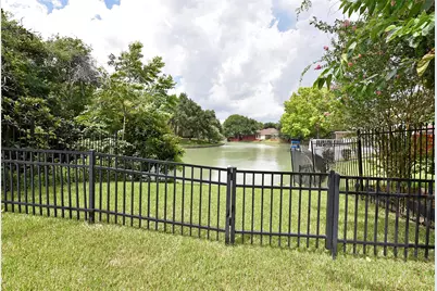 1110 Lake Estates Drive, Sugar Land, TX 77498 - Photo 41