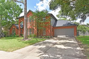 1110 Lake Estates Dr, Sugar Land, TX 77498 - Photo 3