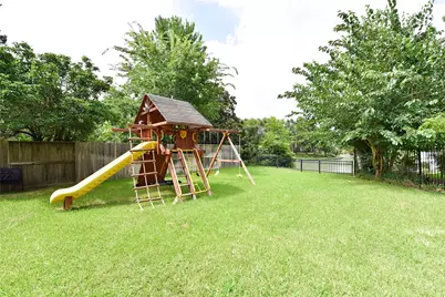1110 Lake Estates Drive, Sugar Land, TX 77498 - Photo 33