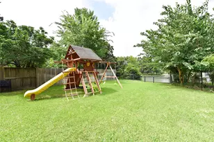 1110 Lake Estates Dr, Sugar Land, TX 77498 - Photo 33