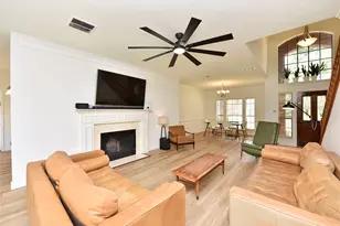 1110 Lake Estates Dr, Sugar Land, TX 77498 - Photo 9