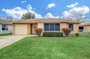 2100 Ontario St, Baytown, TX 77520 - Photo 1