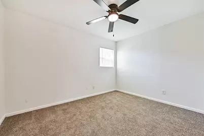 425 E Castle Harbour Drive, Friendswood, TX 77546 - Photo 23