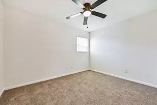 425 E Castle Harbour Dr, Friendswood, TX 77546 - Photo 23