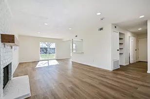425 E Castle Harbour Dr, Friendswood, TX 77546 - Photo 5