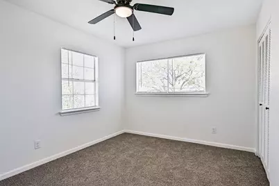 425 E Castle Harbour Drive, Friendswood, TX 77546 - Photo 19